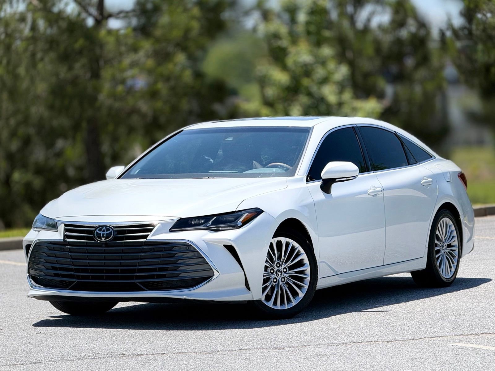Used 2020 Toyota Avalon Limited w/ Advanced Safety Package FWD image 8