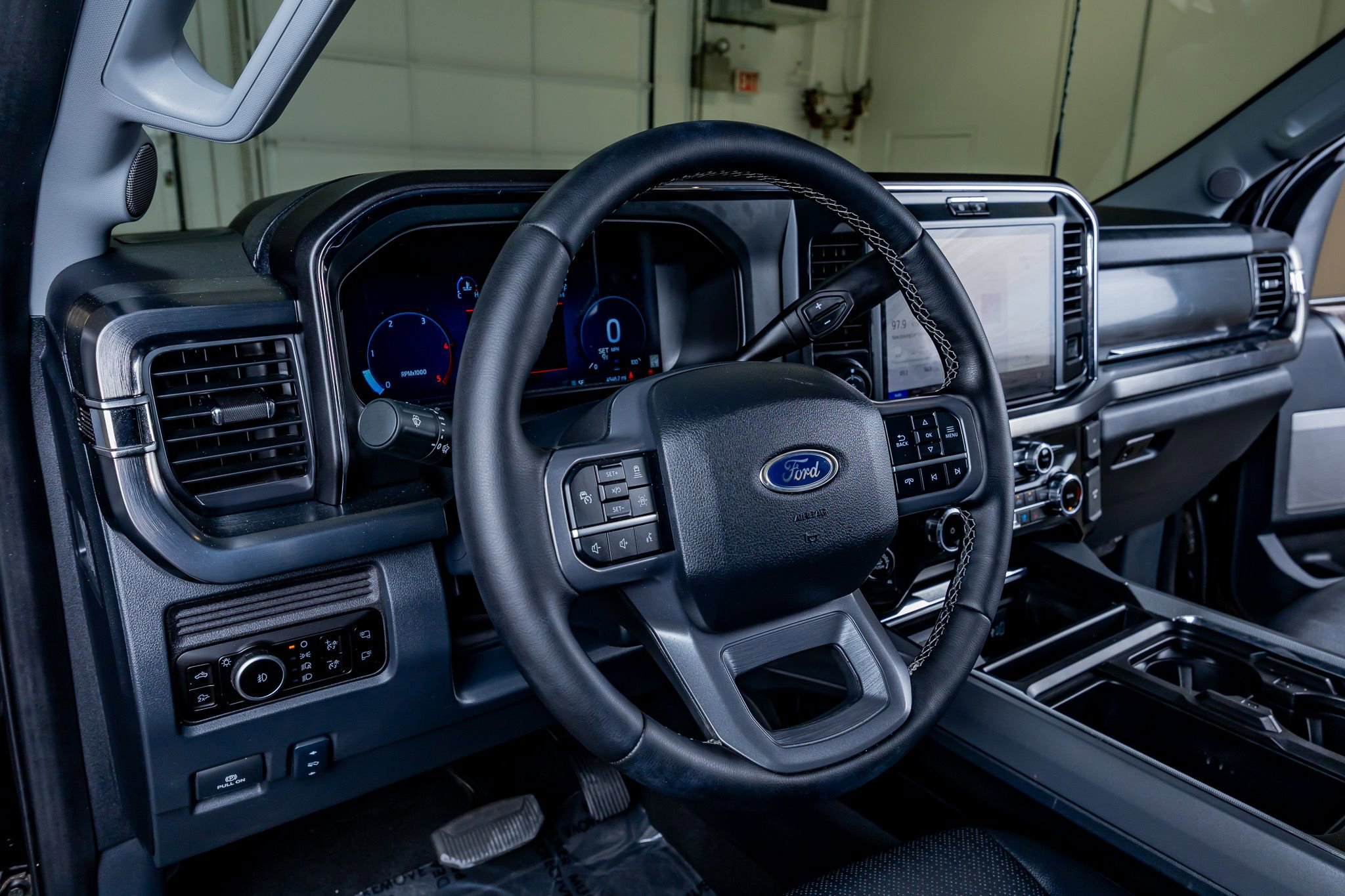 Used 2025 Ford F250 Lariat w/ Lariat Ultimate Package AWD/4WD image 17