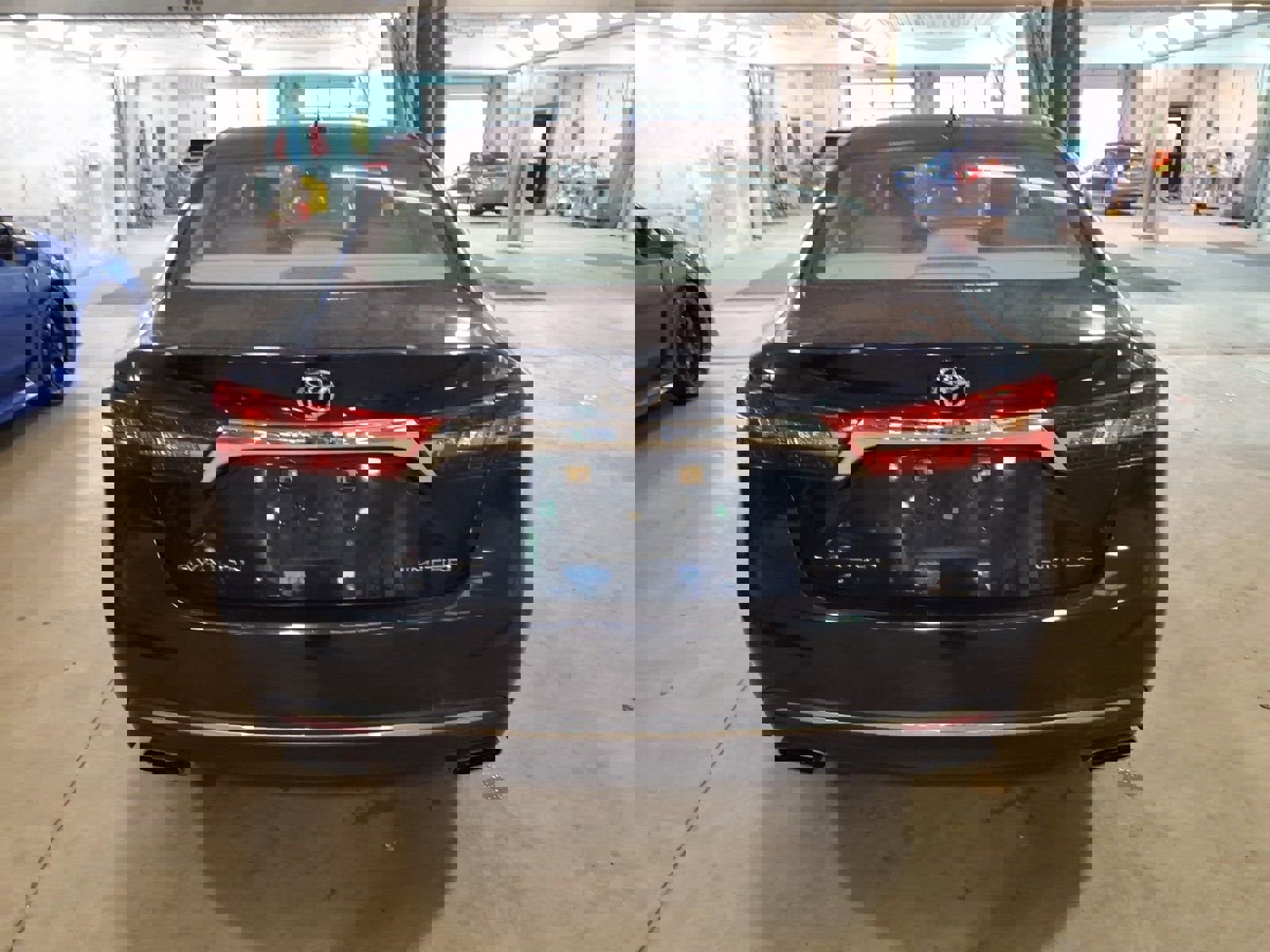 Used 2016 Toyota Avalon Limited image 4