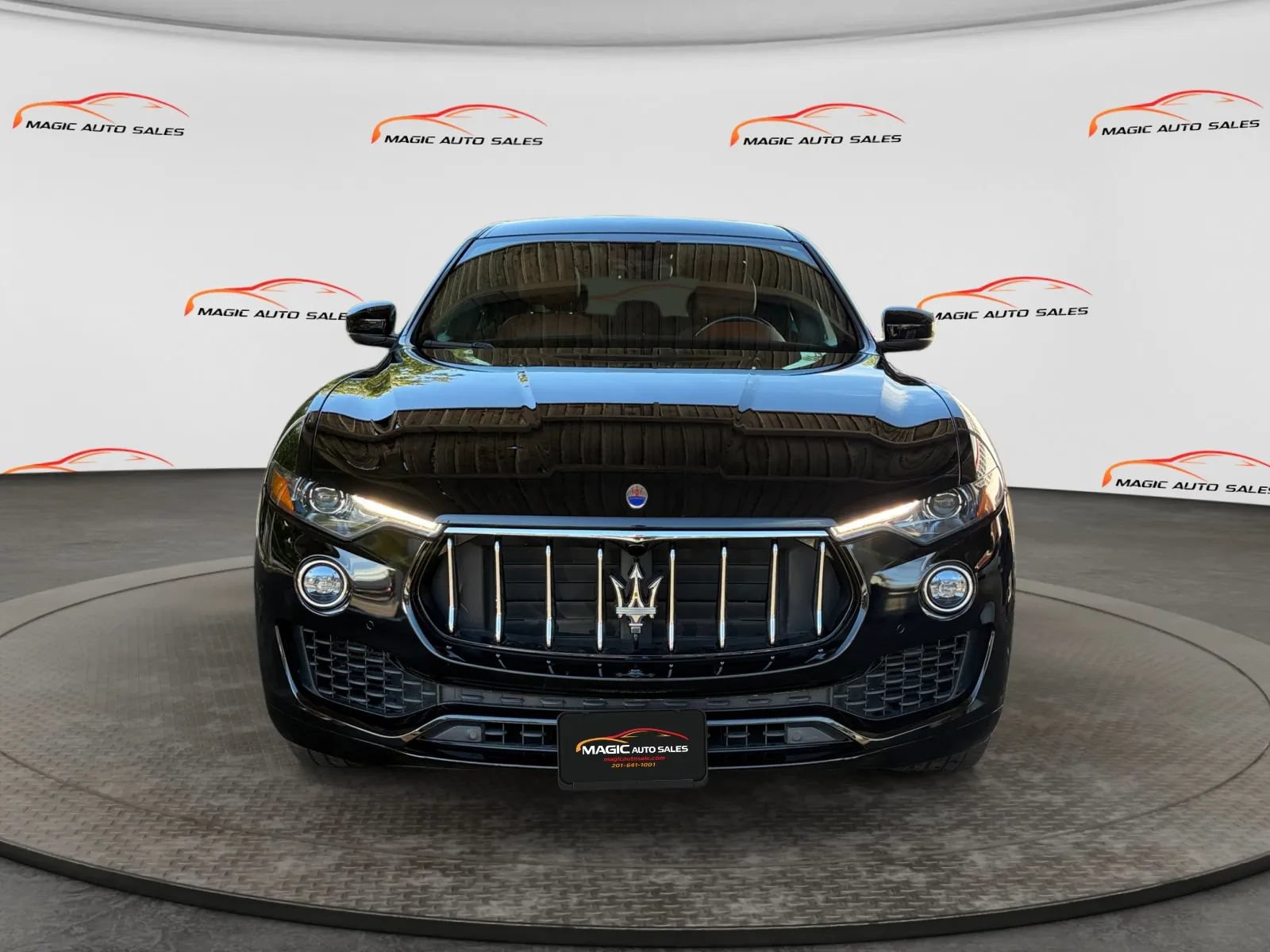 Used 2019 Maserati Levante AWD/4WD image 3