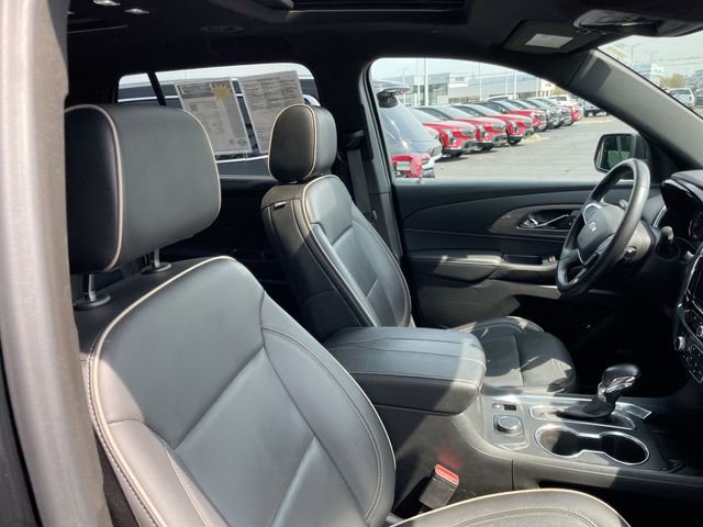 Used 2022 Chevrolet Traverse Premier FWD image 16