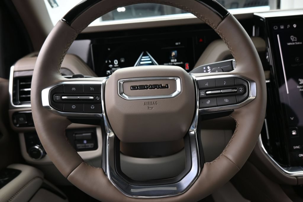 Used 2026 GMC Yukon XL Denali w/ Denali Reserve Package AWD/4WD image 32