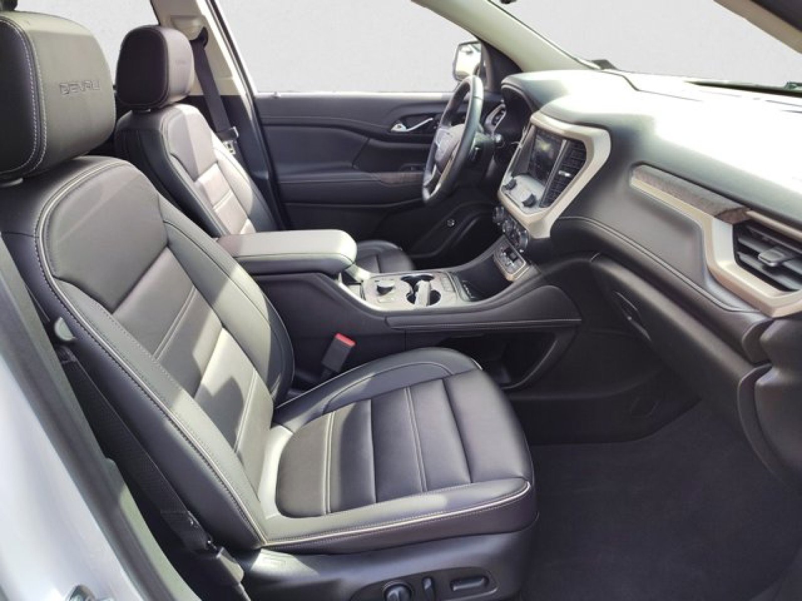 Used 2023 GMC Acadia Denali w/ Denali Ultimate Package AWD/4WD image 21