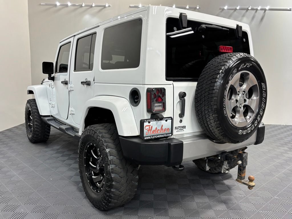 Used 2017 Jeep Wrangler Unlimited Sahara w/ Connectivity Group AWD/4WD image 3