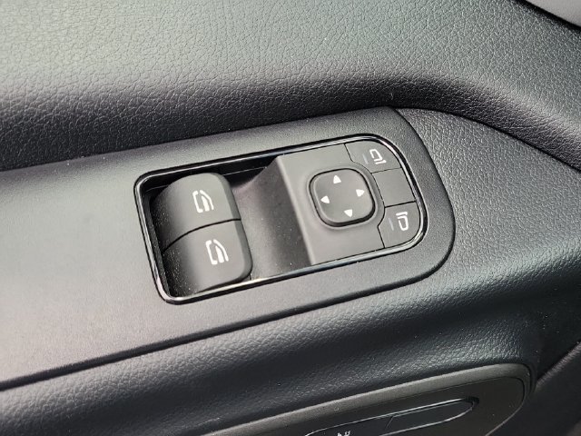 Used 2025 Mercedes-Benz Sprinter 2500 image 18