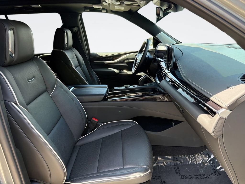 Certified 2022 Cadillac Escalade Sport w/ Touring Package AWD/4WD image 32