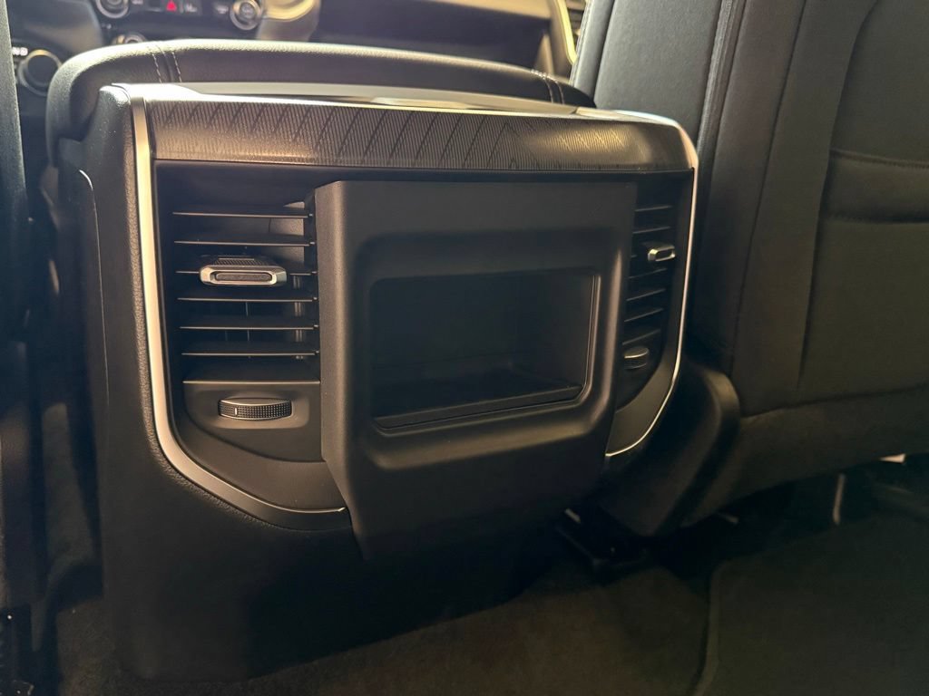 New 2026 RAM 1500 Express AWD/4WD image 19