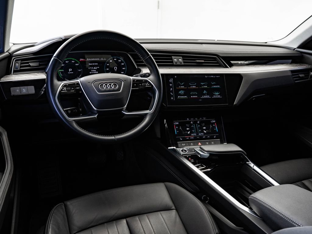 Used 2021 Audi e-tron Premium w/ Convenience Plus Package AWD/4WD image 4