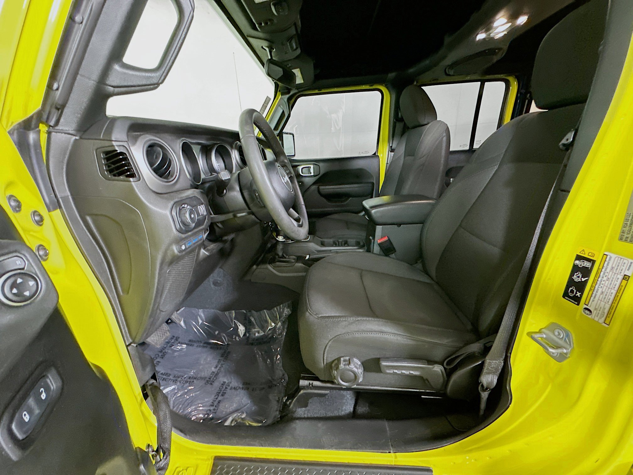 Used 2023 Jeep Wrangler Unlimited image 12