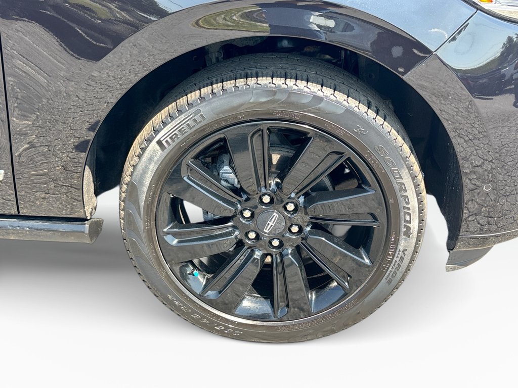 Used 2023 Lincoln Navigator L Reserve AWD/4WD image 11