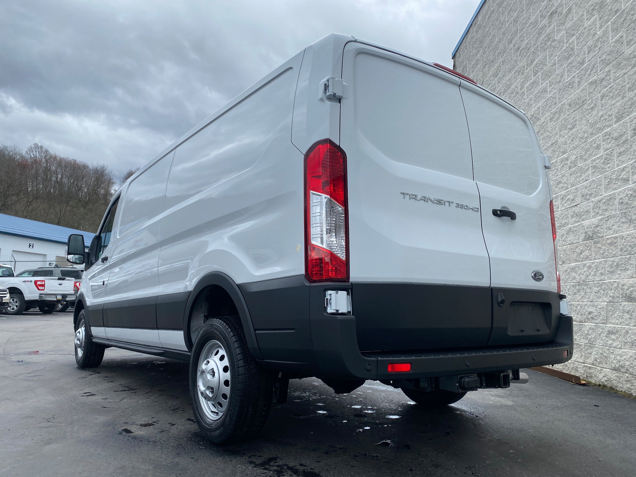 New 2025 Ford Transit 350 148 Low Roof RWD image 7