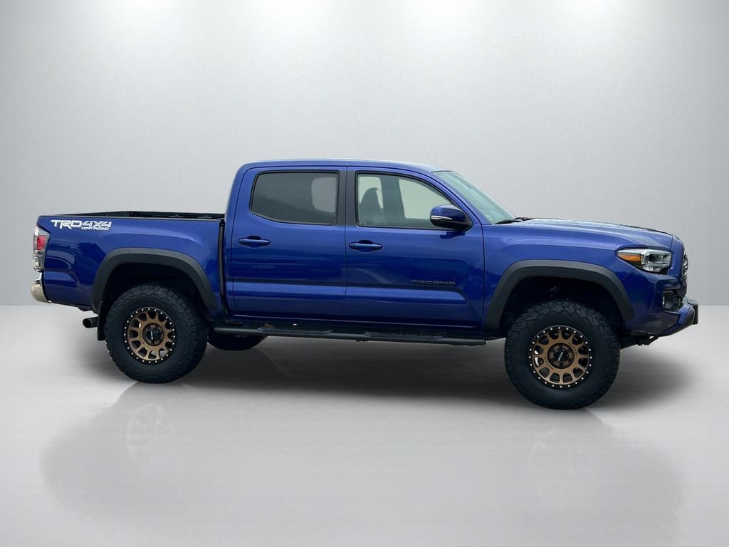 Certified 2022 Toyota Tacoma TRD Off-Road AWD/4WD image 4