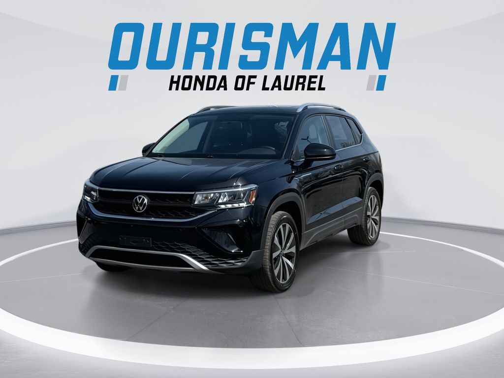 Used 2022 Volkswagen Taos SE w/ Panoramic Sunroof Package image 4