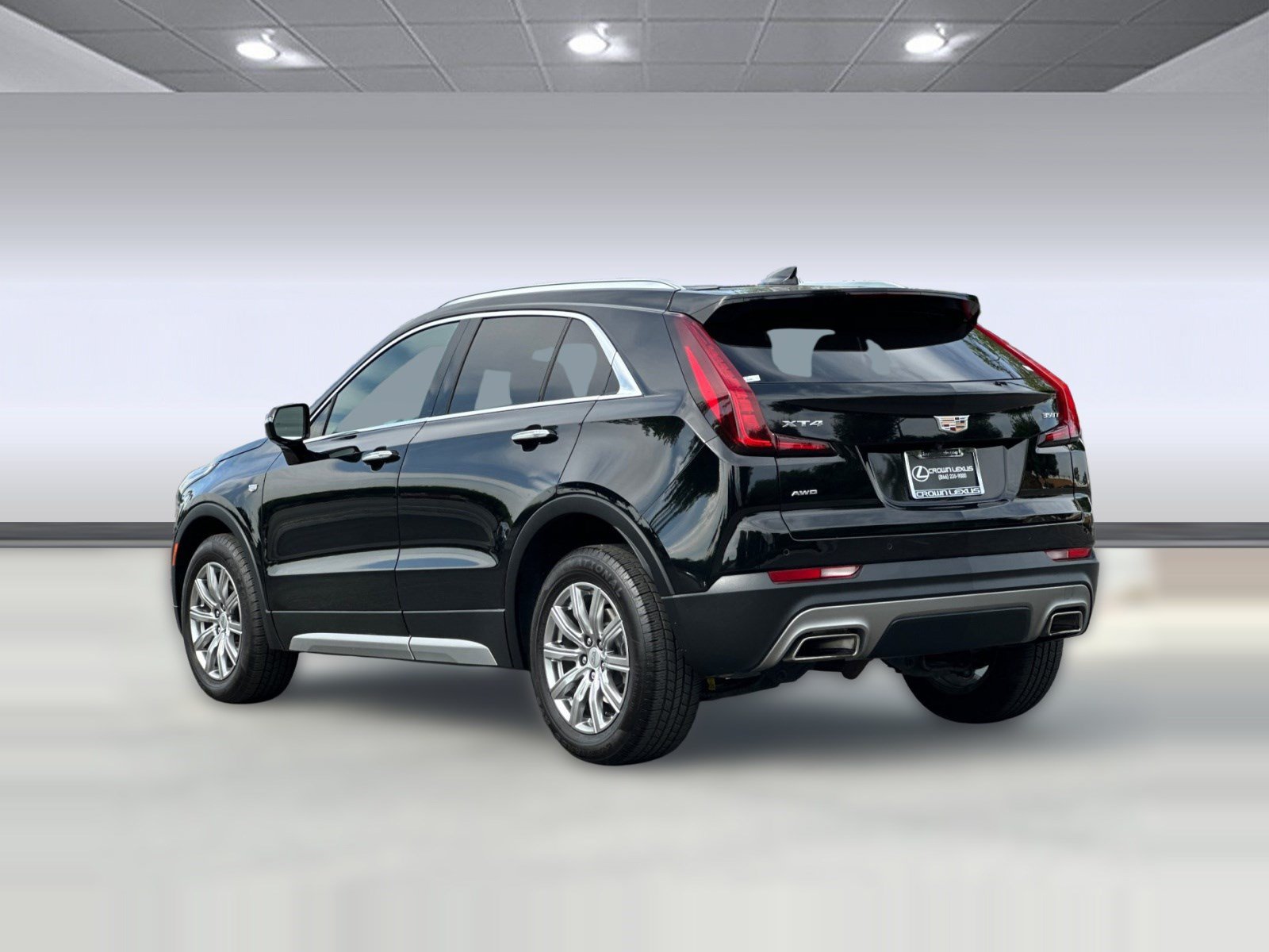 Used 2022 Cadillac XT4 Premium Luxury w/ Safety Alert Package AWD/4WD image 3