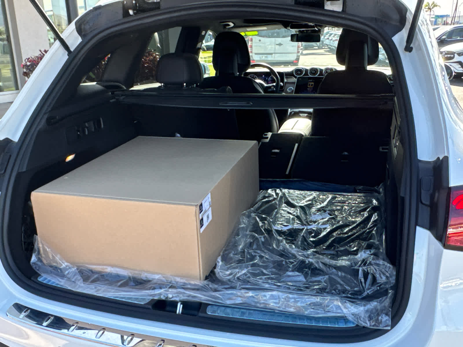 Used 2025 Mercedes-Benz GLC 300 image 7