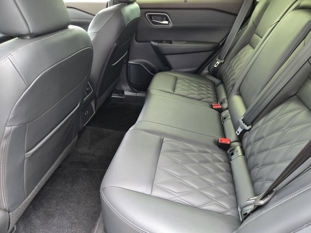 Used 2023 Nissan Rogue Platinum AWD/4WD image 24