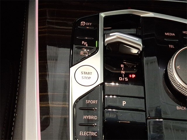 Used 2025 BMW X5 xDrive50e image 25