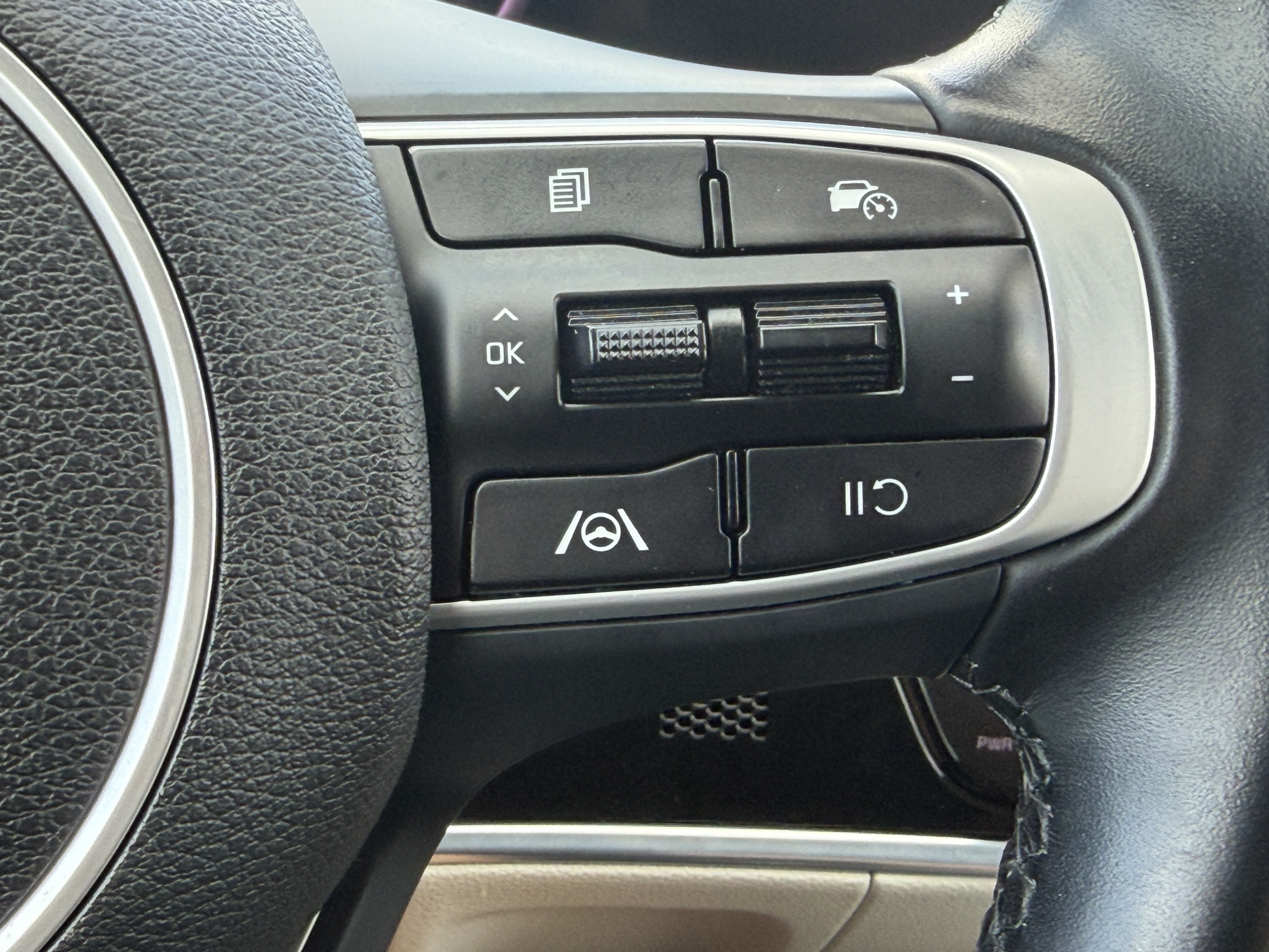 Certified 2023 Kia Sportage EX FWD image 29