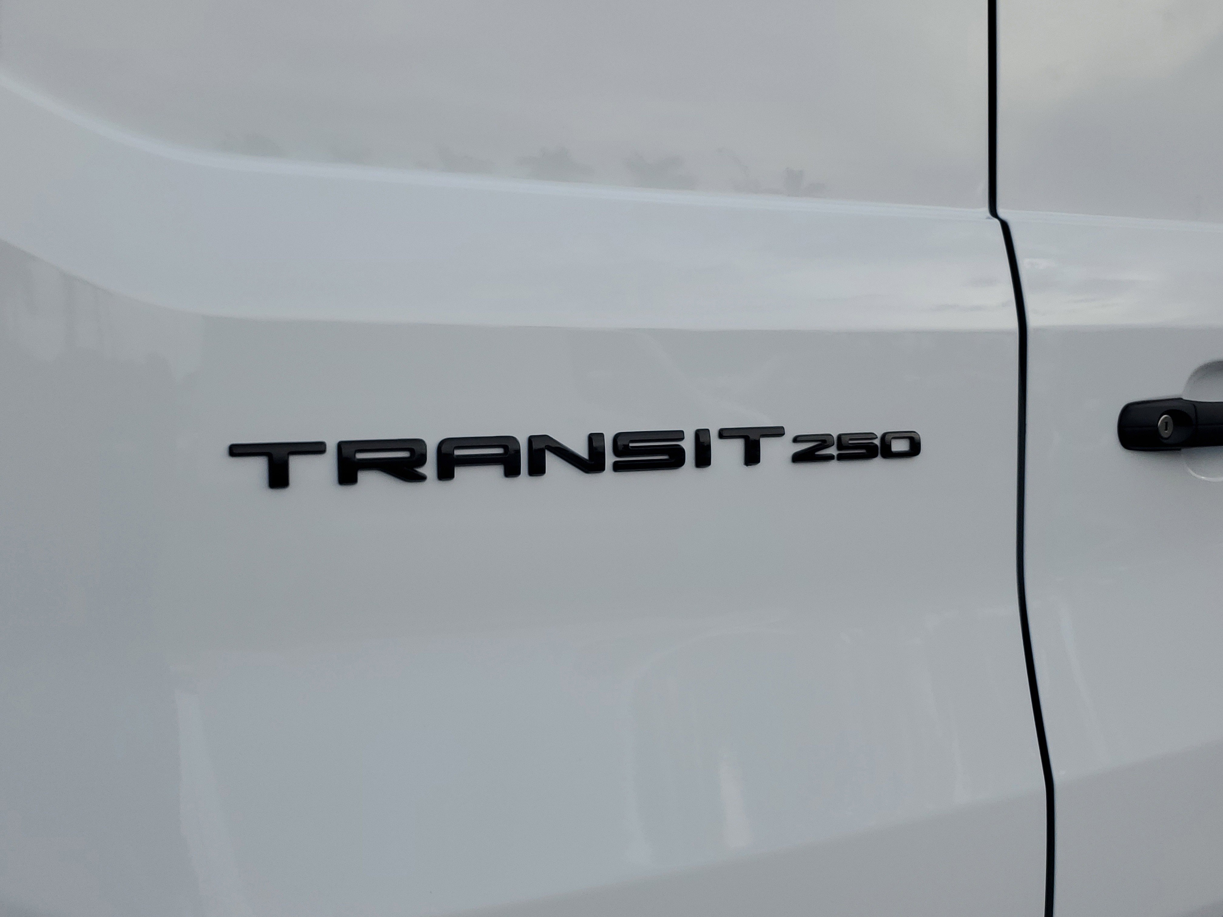 New 2026 Ford Transit 250 148 Medium Roof w/ Load Area Protection Package RWD image 8