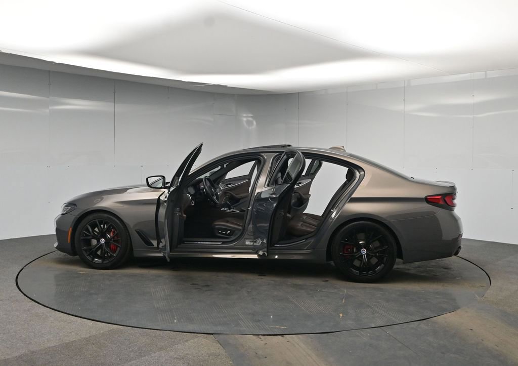 Used 2023 BMW M550i xDrive w/ Dynamic Handling Package AWD/4WD image 61