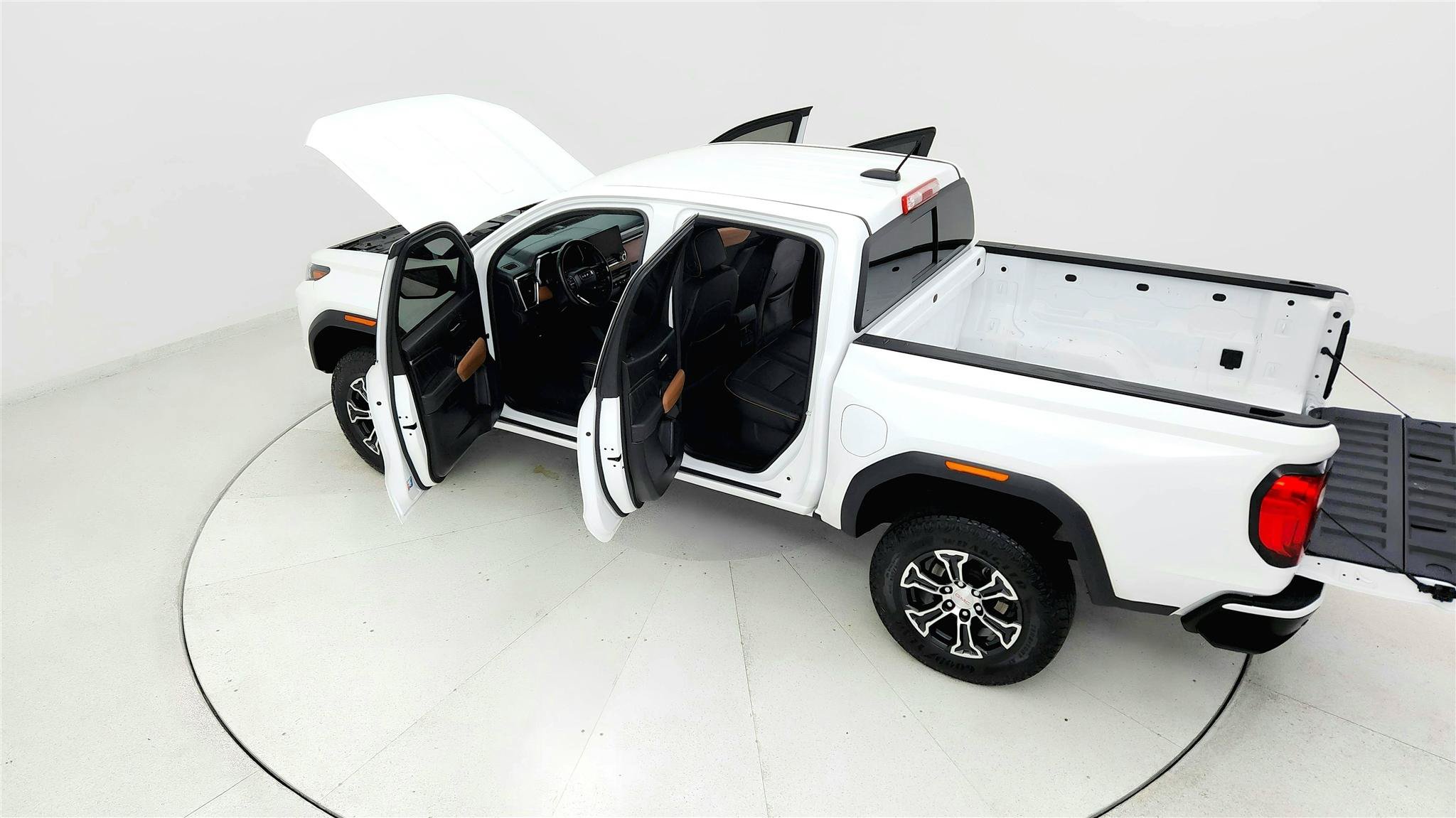 Used 2024 GMC Canyon AT4 w/ AT4 Premium Package AWD/4WD image 22