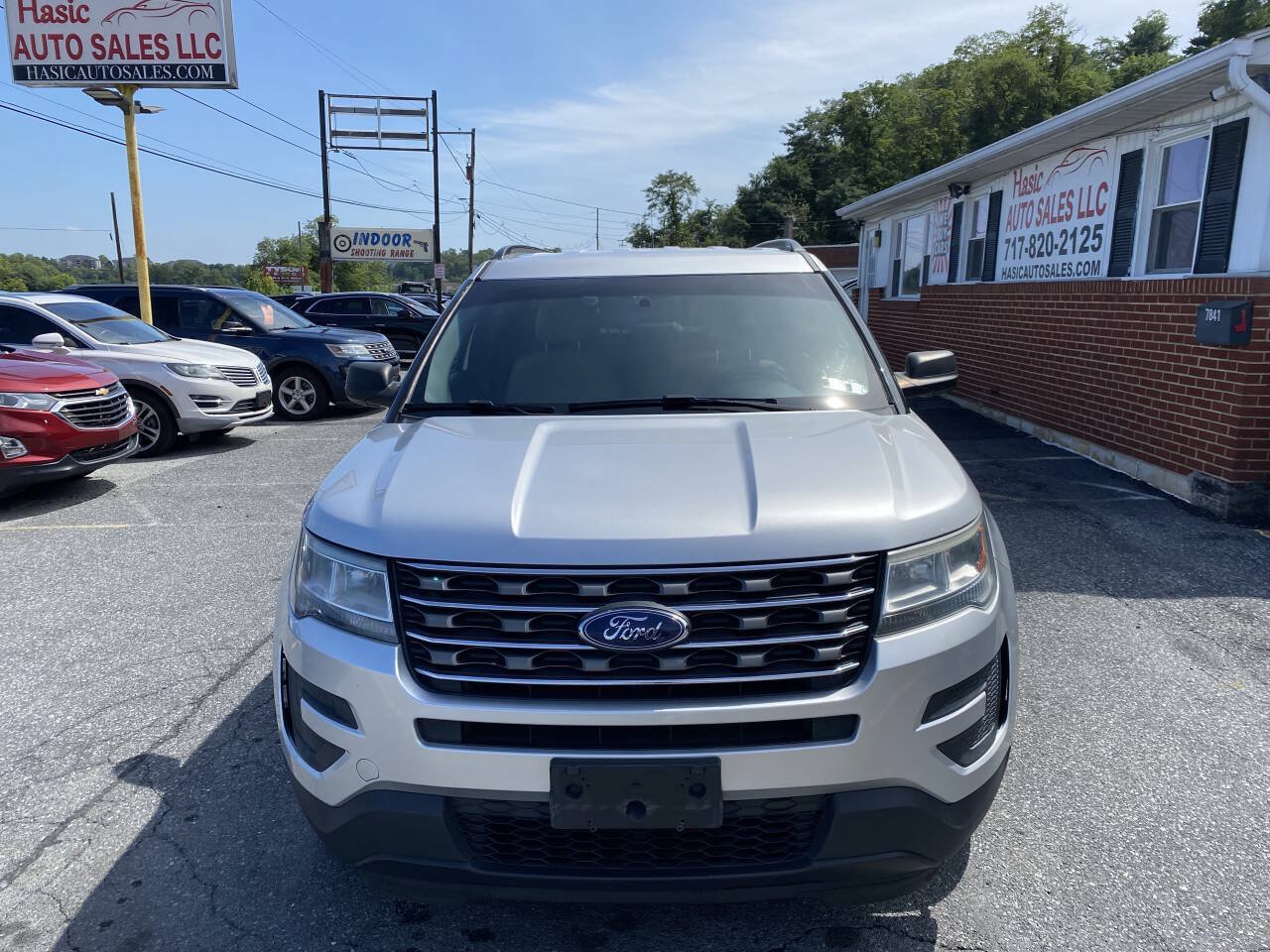 Used 2017 Ford Explorer 4WD image 2