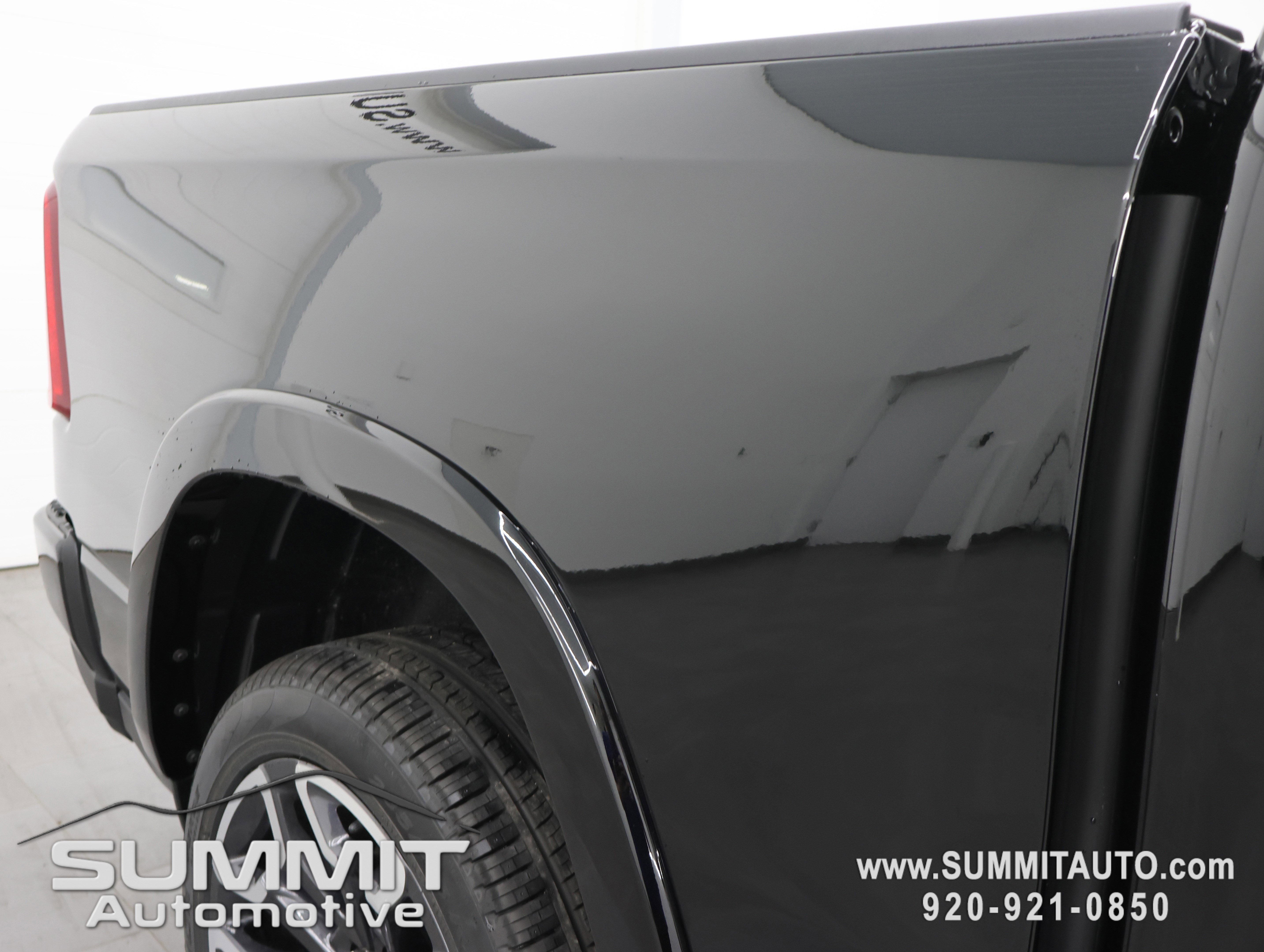 New 2026 RAM 1500 Limited w/ Body Color Bumper Group AWD/4WD image 25