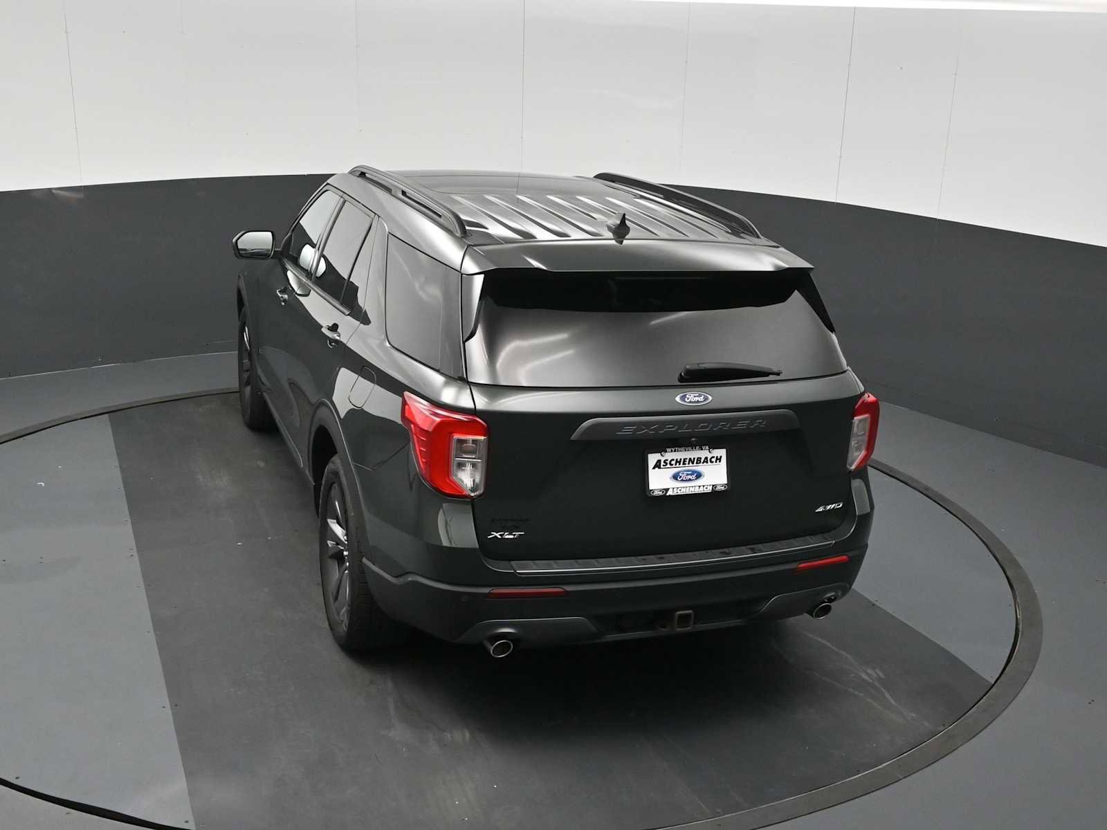 Used 2023 Ford Explorer XLT w/ Equipment Group 202A AWD/4WD image 23