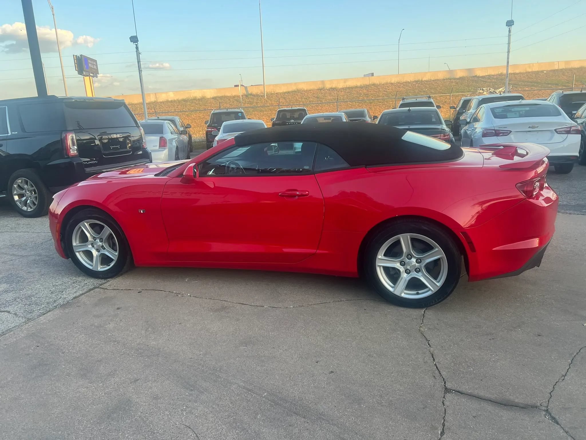 Used 2019 Chevrolet Camaro LT RWD image 8