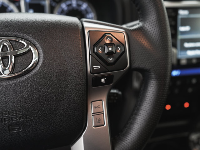 Used 2021 Toyota 4Runner Limited AWD/4WD image 22