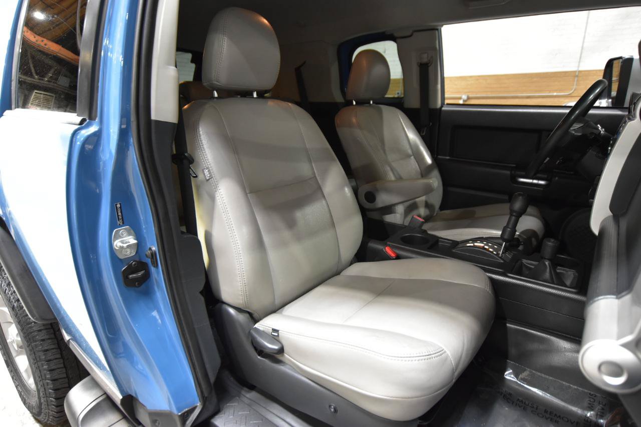 Used 2012 Toyota FJ Cruiser 4WD w/ Convenience Pkg image 36