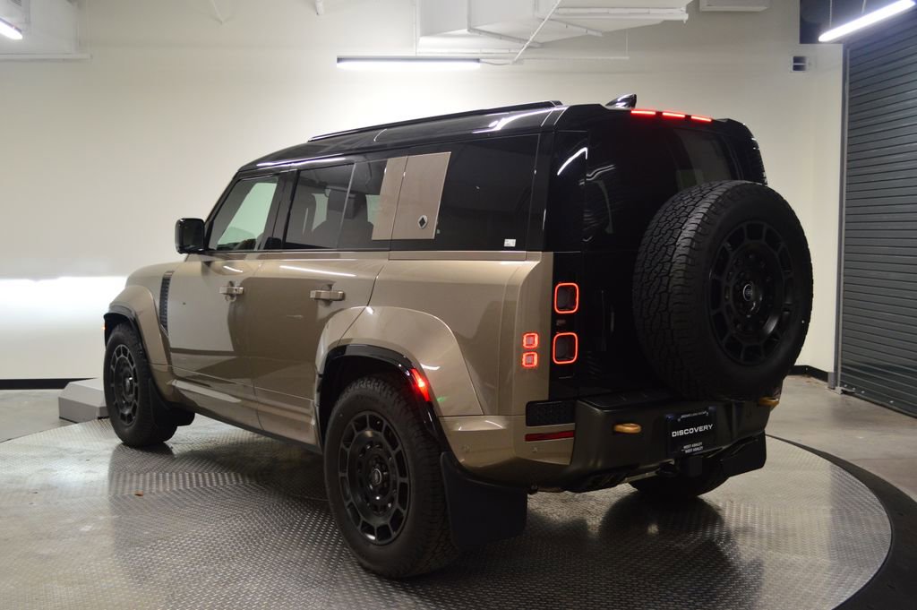 Certified 2025 Land Rover Defender 110 AWD/4WD image 3