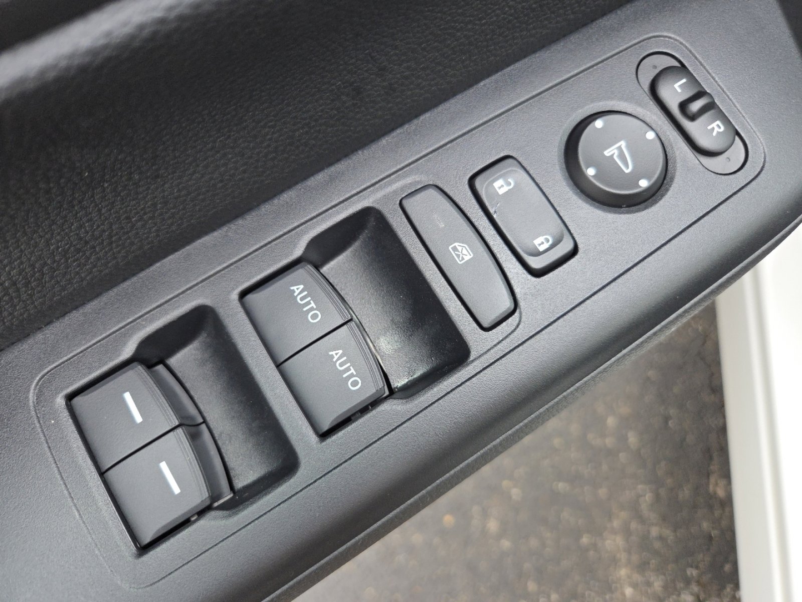 Certified 2025 Honda CR-V EX image 27