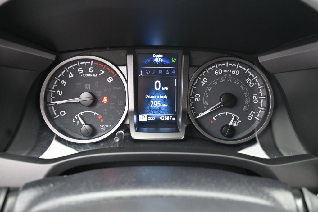 Used 2022 Toyota Tacoma TRD Sport w/ TRD Premium Sport Package AWD/4WD image 19
