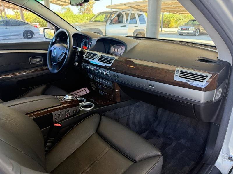 Used 2008 BMW 750i RWD image 20