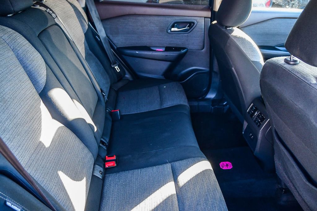 Used 2023 Nissan Rogue SV image 19