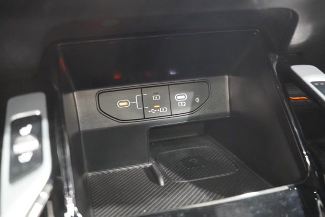 Used 2025 Kia Sorento SX Prestige image 30