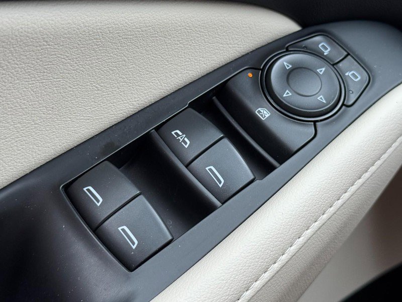 Used 2024 Buick Enclave Essence w/ Technology Package image 24