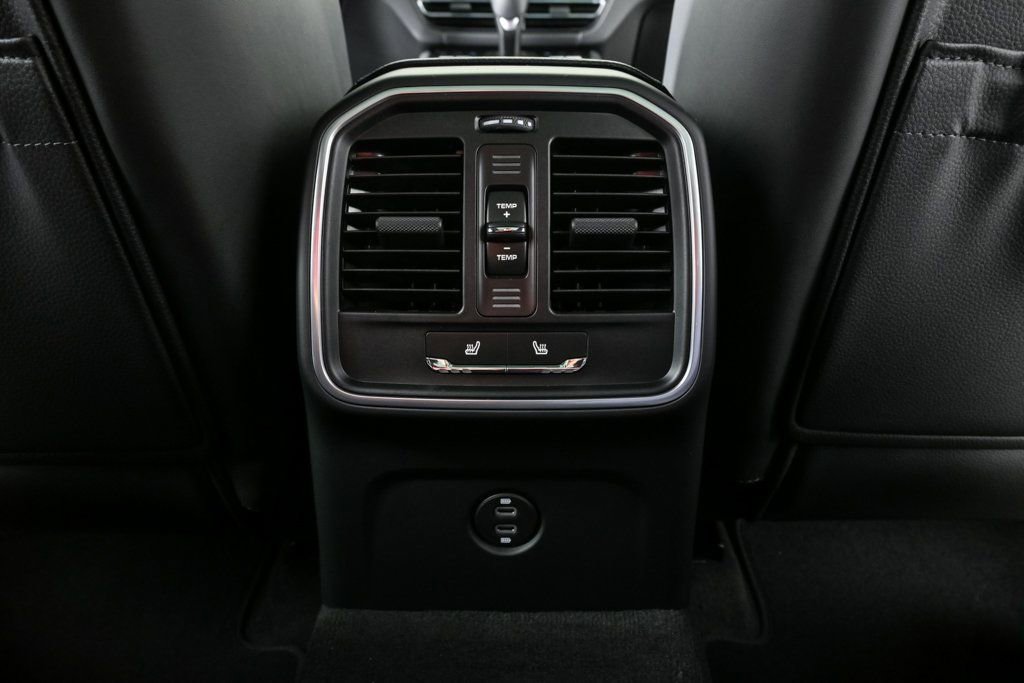 New 2026 Porsche Macan image 21