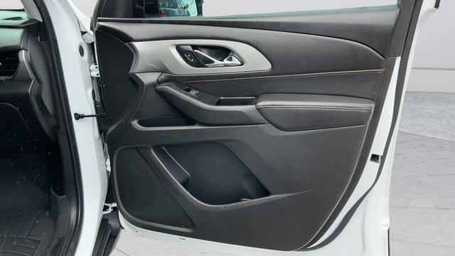 Used 2020 Chevrolet Traverse LS w/ LPO, Blackout Package FWD image 22