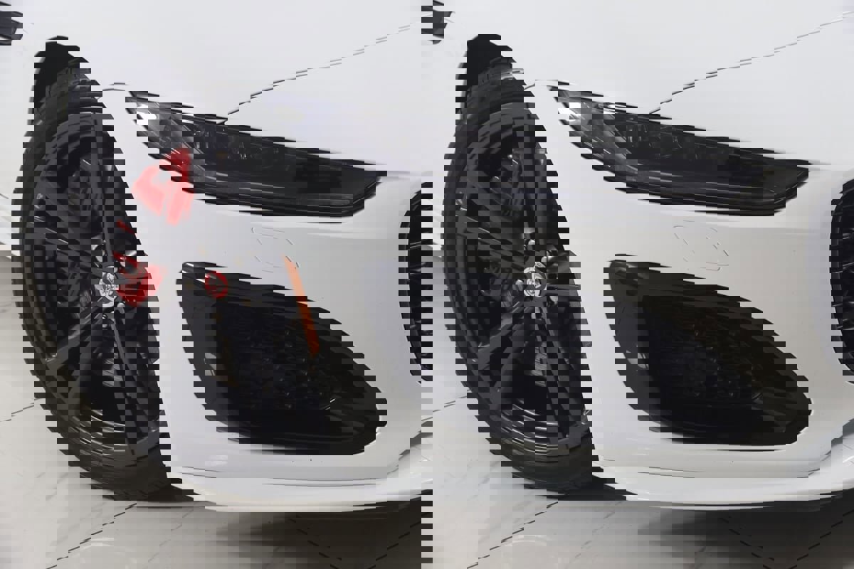 Used 2021 Jaguar F-TYPE R image 19