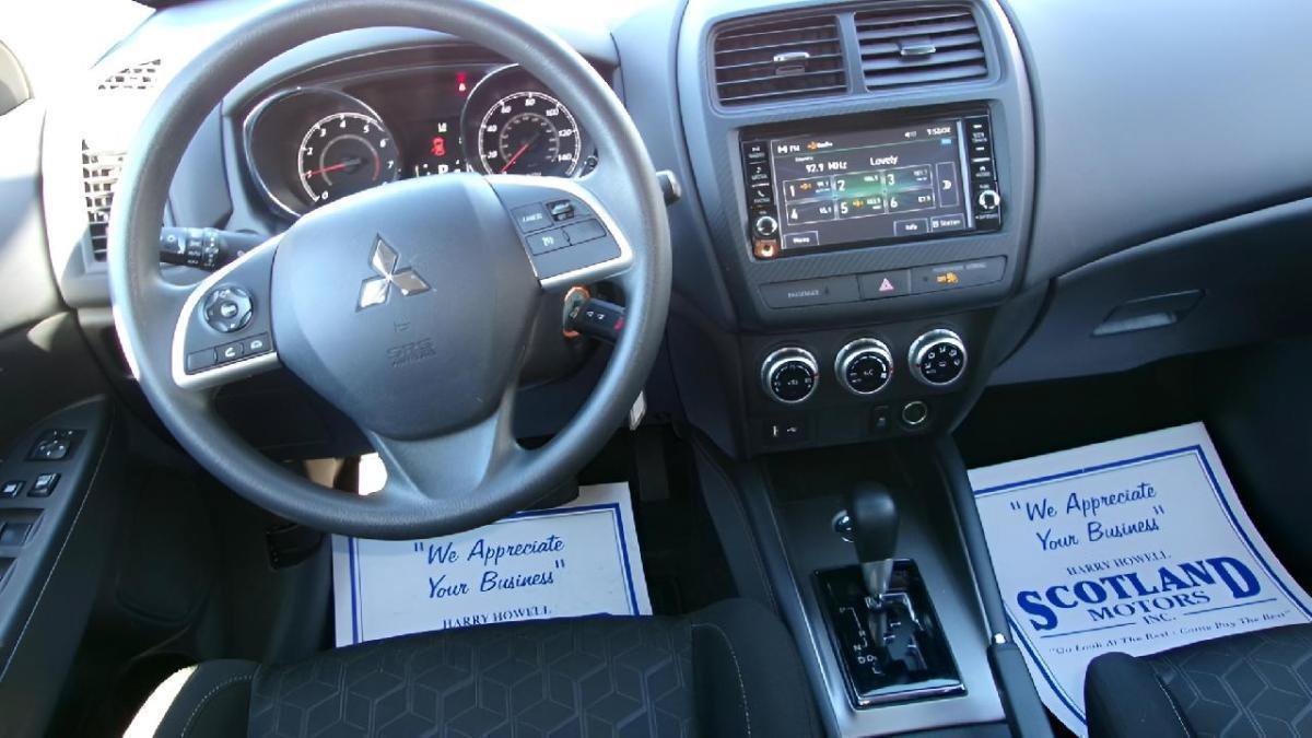 Used 2025 Mitsubishi Outlander Sport ES AWD/4WD image 11