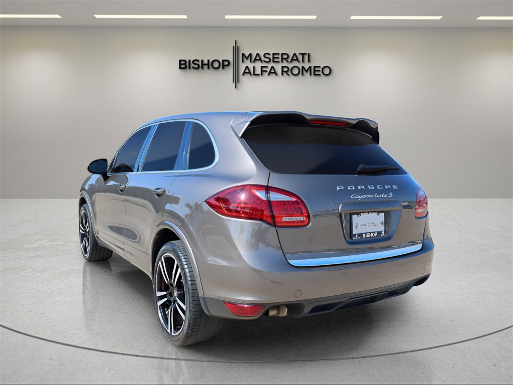 Used 2014 Porsche Cayenne Turbo S image 9