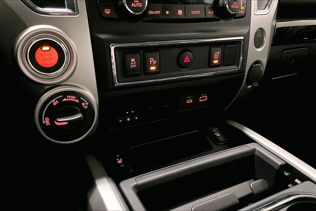 Used 2021 Nissan Titan SV w/ SV Convenience Package image 17