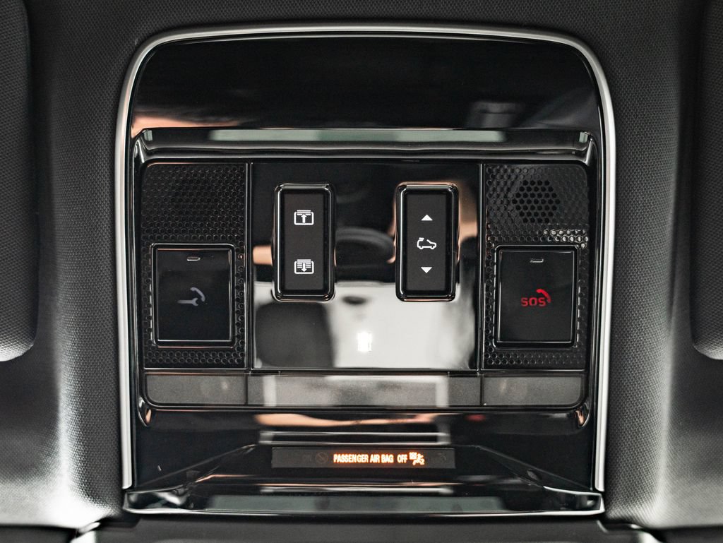 Used 2025 Land Rover Range Rover SE AWD/4WD image 39