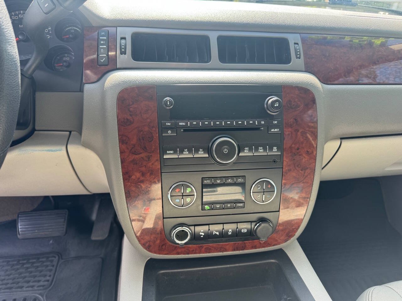 Used 2014 Chevrolet Silverado 3500 LTZ AWD/4WD image 9