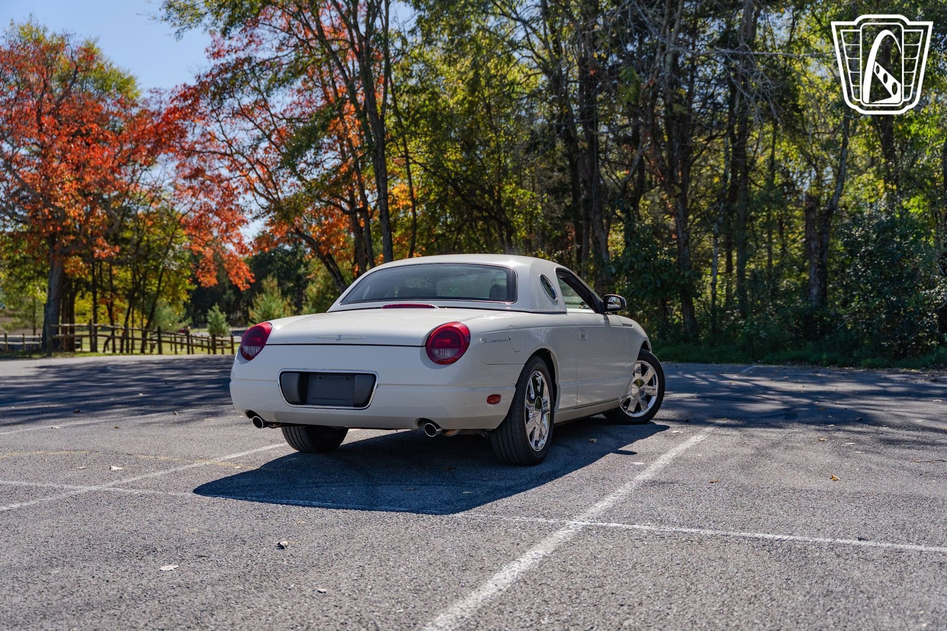 Used 2002 Ford Thunderbird image 31