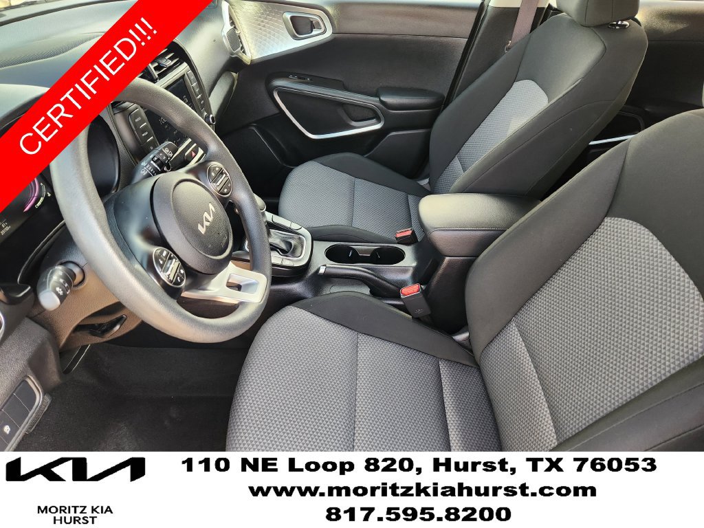 Used 2025 Kia Soul LX w/ LX Technology Package FWD image 17