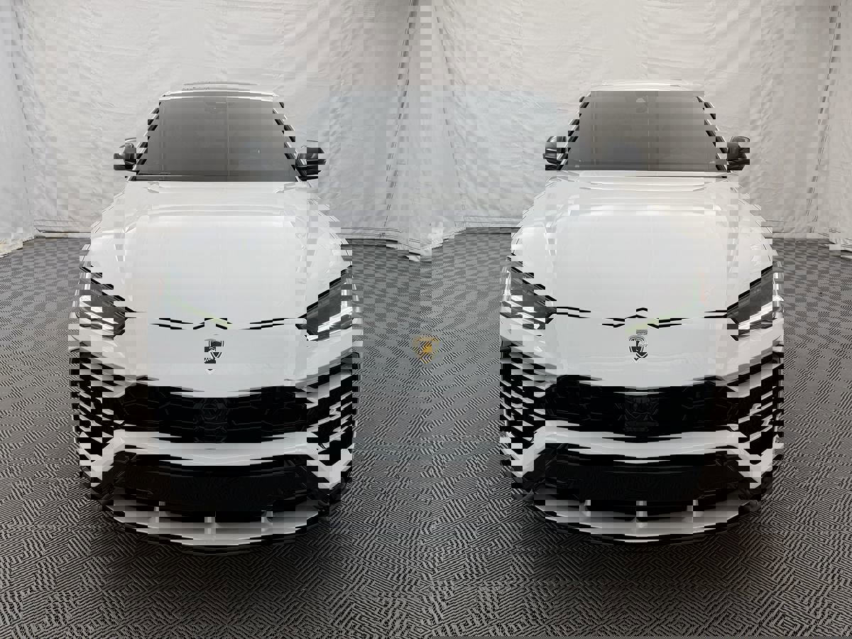 Used 2021 Lamborghini Urus image 3