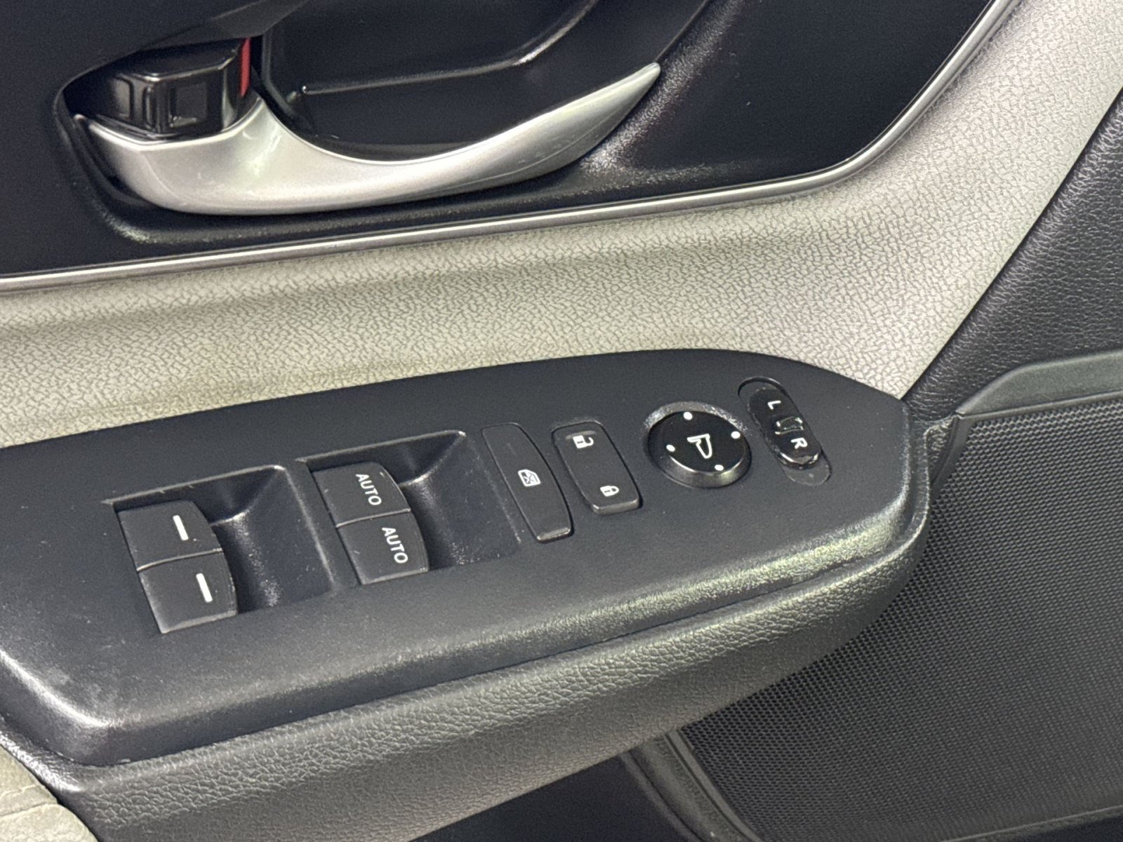 Used 2019 Honda CR-V EX image 27